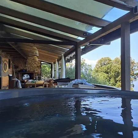 Villa Hobbit House *