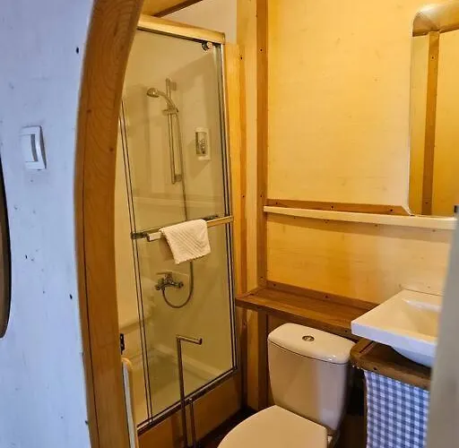 Villa Hobbit House *