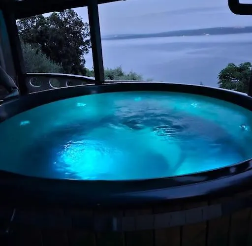 Hobbit House Villa *