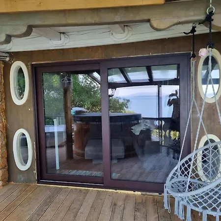 וילה Hobbit House