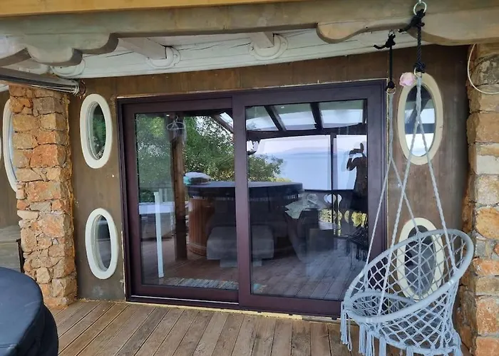Villa Hobbit House