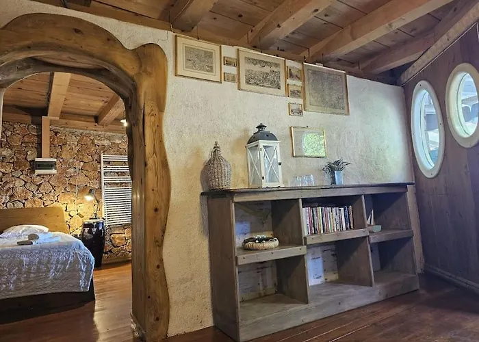 Hobbit House Villa Beli